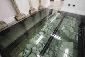clear laminated glass floor