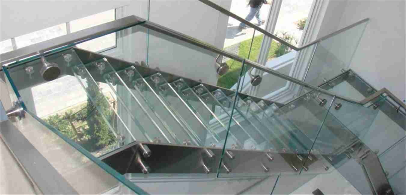 Verbundglas für Treppe