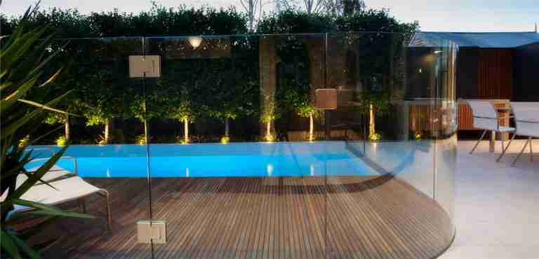 12mm tempered glass pool fencing