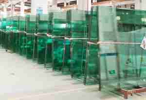 Den ansvarlige glassprodusenten av padelbane av utmerket kvalitet i Kina. Shenzhen Dragon Glass Gir høy kvalitet padel court glass. 10mm/12mm herdet glass.