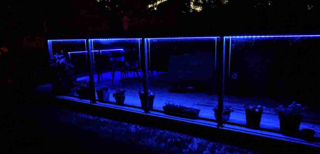 Lighted glass deck railing