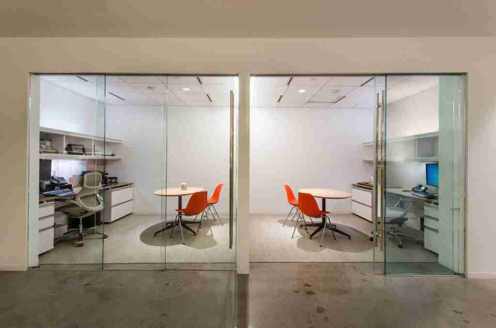 Shenzhen Dragon Glass fornece design de escritório de porta de vidro