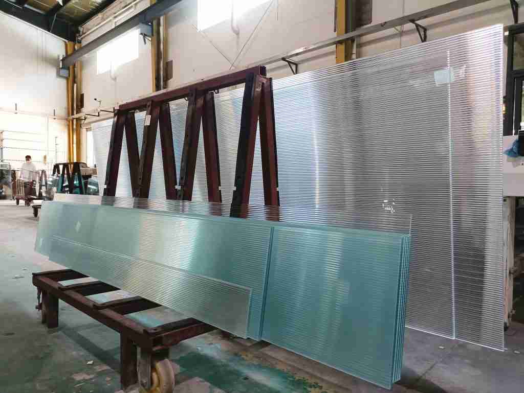 Shenzhen Dragon Glass reeded glass panels product