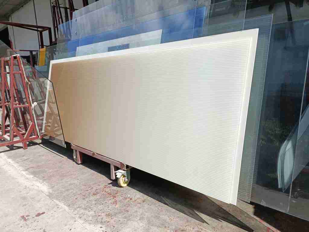 Shenzhen Dragon Glass reeded glass panels product