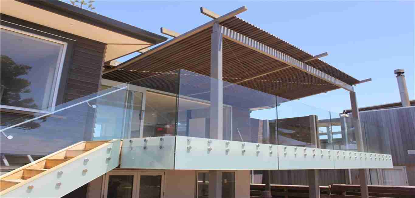outdoor glass railing system, exterior glass railing, outdoor glass balustrade