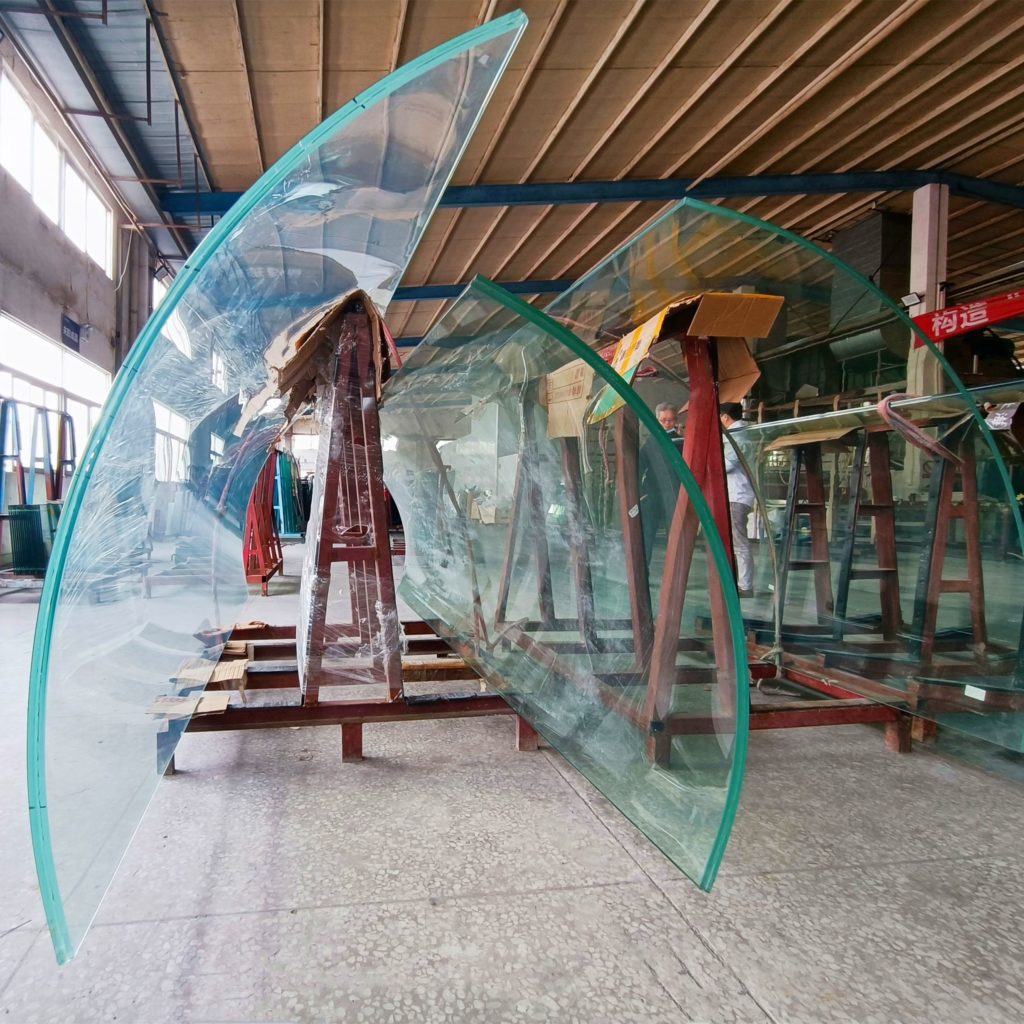 Proceso de doblado en caliente de vidrio para vidrio curvo arquitectónico elegante