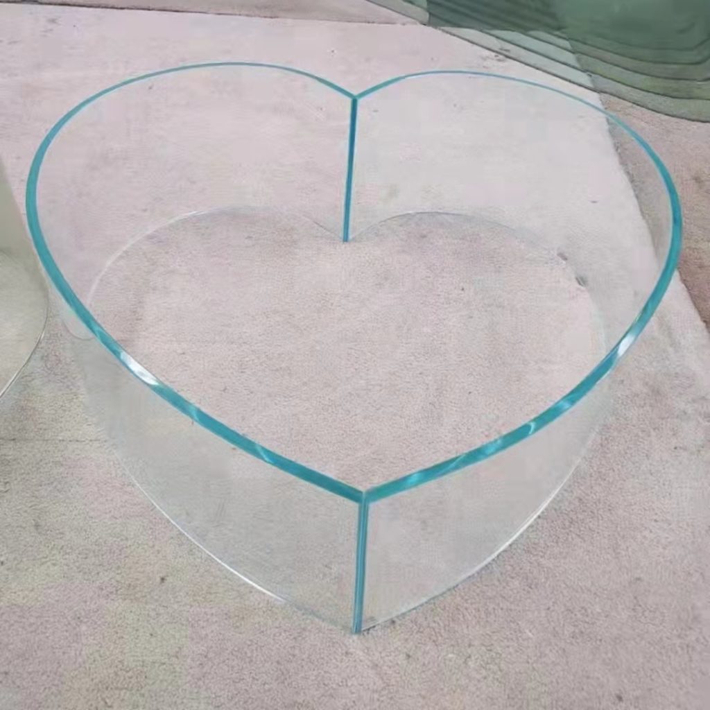 Processo de dobragem a quente para vidro curvo arquitetônico elegante