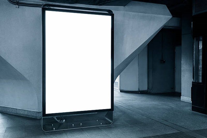 طباعة بالشاشة الحريرية السوداء على الزجاج لعرض قالب لايت بوكس لافتة فارغة في محطة مترو الأنفاق ، 8mm شاشة الزجاج المطبوع الموردين