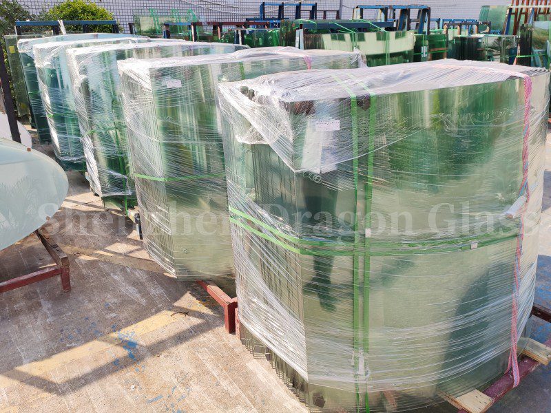 Shenzhen Dragon Glass modern aussehendes 12-mm-Geländer aus gebogenem Glas | Gebogenes gehärtetes Glas