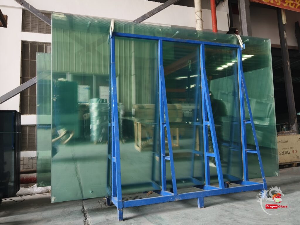 Highest safety European Union standards 12 mm thick laminated glass for Deluxe Padel Court