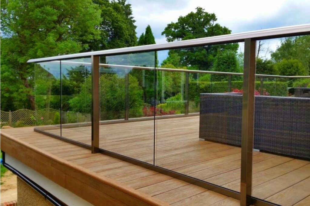 China 5mm clear flat tempered glass railings for decks